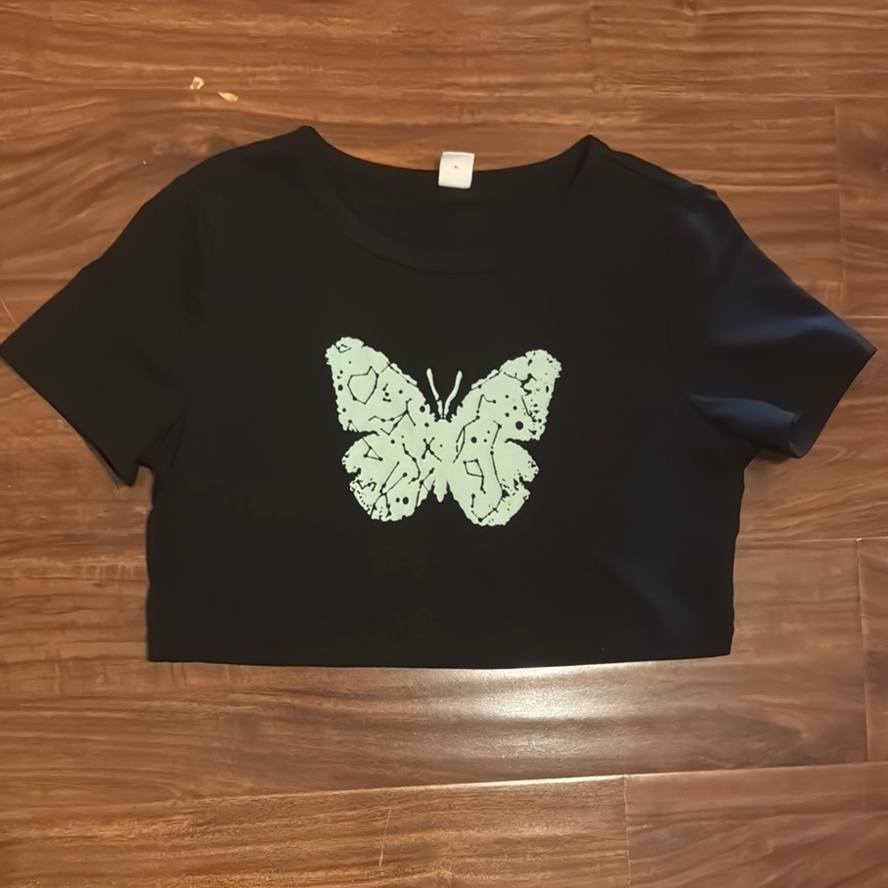 Black Short Sleeve Cropped Tee with Butterfly Design